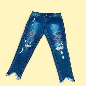 Mid-Rise Blue Distressed Straight Leg Cropped Raw Hem Jeans 11